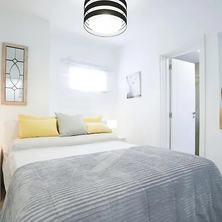 Apartment Luxury Solarium, Jacuzzi, A/c And Wi-fi *