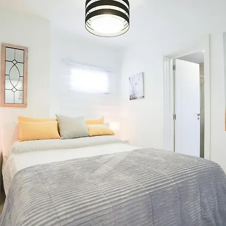 Apartment Luxury Solarium, Jacuzzi, A/c And Wi-fi *