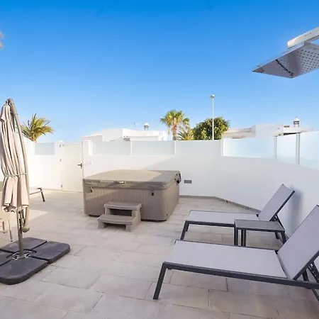 Apartment Luxury Solarium, Jacuzzi, A/c And Wi-fi *